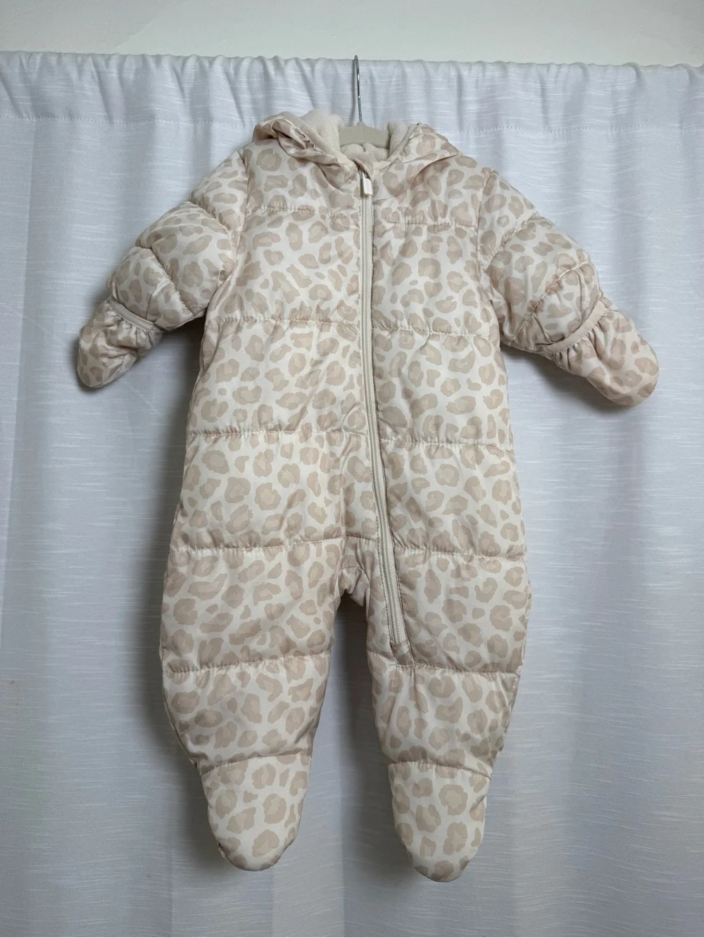 Old Navy Baby Snowsuit Bunting Beige Leopard Print Hooded Winter One Piece 3-6M